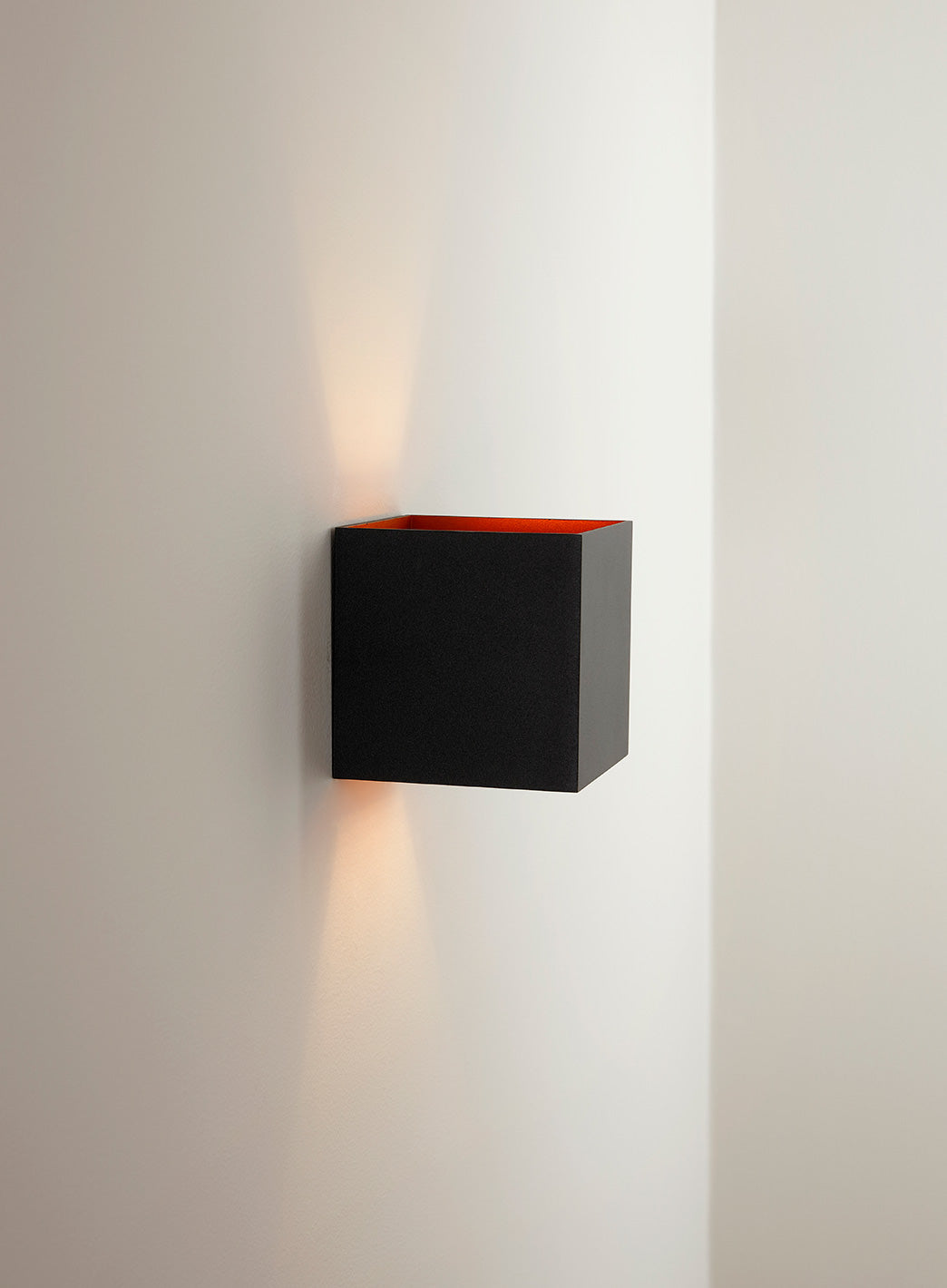 zuzanna-sort-rund-1.jpg